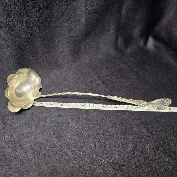 Vintage Twisted Handle Scalloped Punch Ladle 15" - Picture 9 of 10